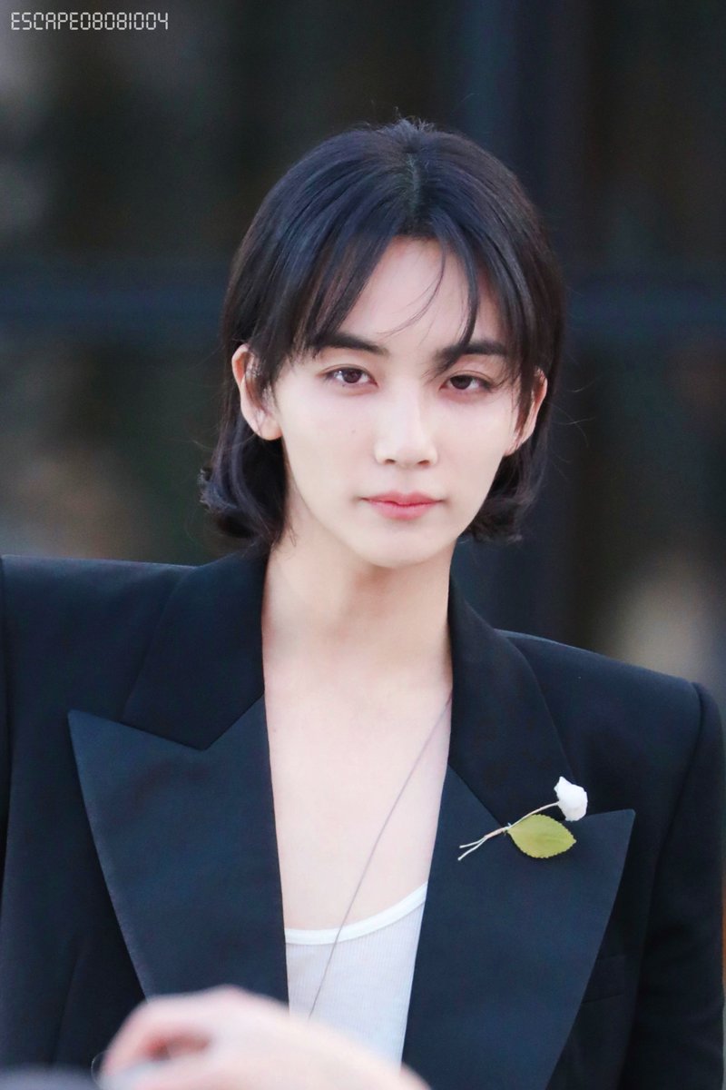 escape08081004's tweet photo. 230612 Saint Laurent 

#정한 #윤정한 
#JEONGHAN #ジョンハン 
#세븐틴     #seventeen
#JEONGHANinBERLIN 
#YSL https://t.co/i4C0m93BE4