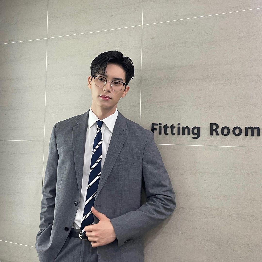 chamemin's tweet image. ㅤ
Dear the sweetest chamemin,
Awokawokaowk anjayy acikiriw asololee slebewe rawwrrr rawrr.💜
ㅤ