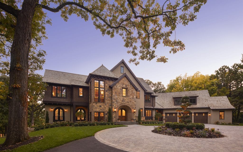 Donnelly_Ext's tweet photo. Donnelly Stucco & Exteriors has no limits on the size of jobs. Big, small, short and tall, we can handle it all! This is a cottage styled home we did in Wayzata, MN. #MN #Wayzata #Stuuco #Roofing #Siding #conractor https://t.co/1r7uthkLRD