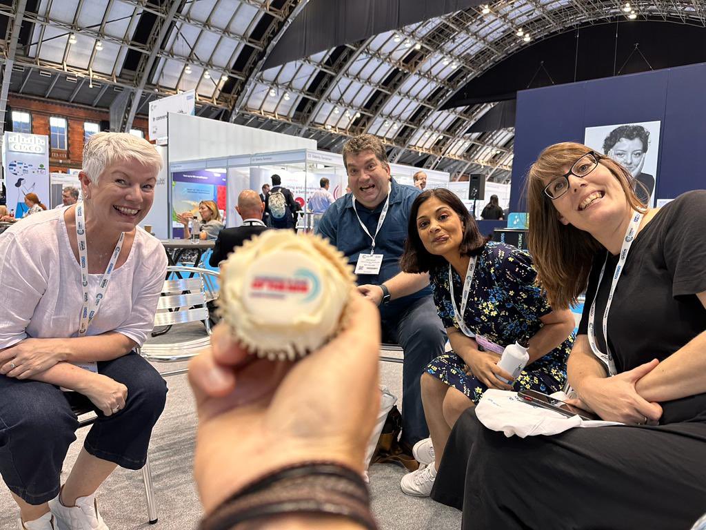 Fantastic community feel - Primary care transformation team meets Confed team + others @ConfedExpo @NHS_ICB @NHSConfed @rankine @ArunaGarcea @danbunstone @sheinazs @AnnieMeakin1 @philhaynes01 @straker_anna @DrSunainaK @DrFJameel @EmmaRayCLAHRC @Drjmcgrath @QIPatient @tayokufeji