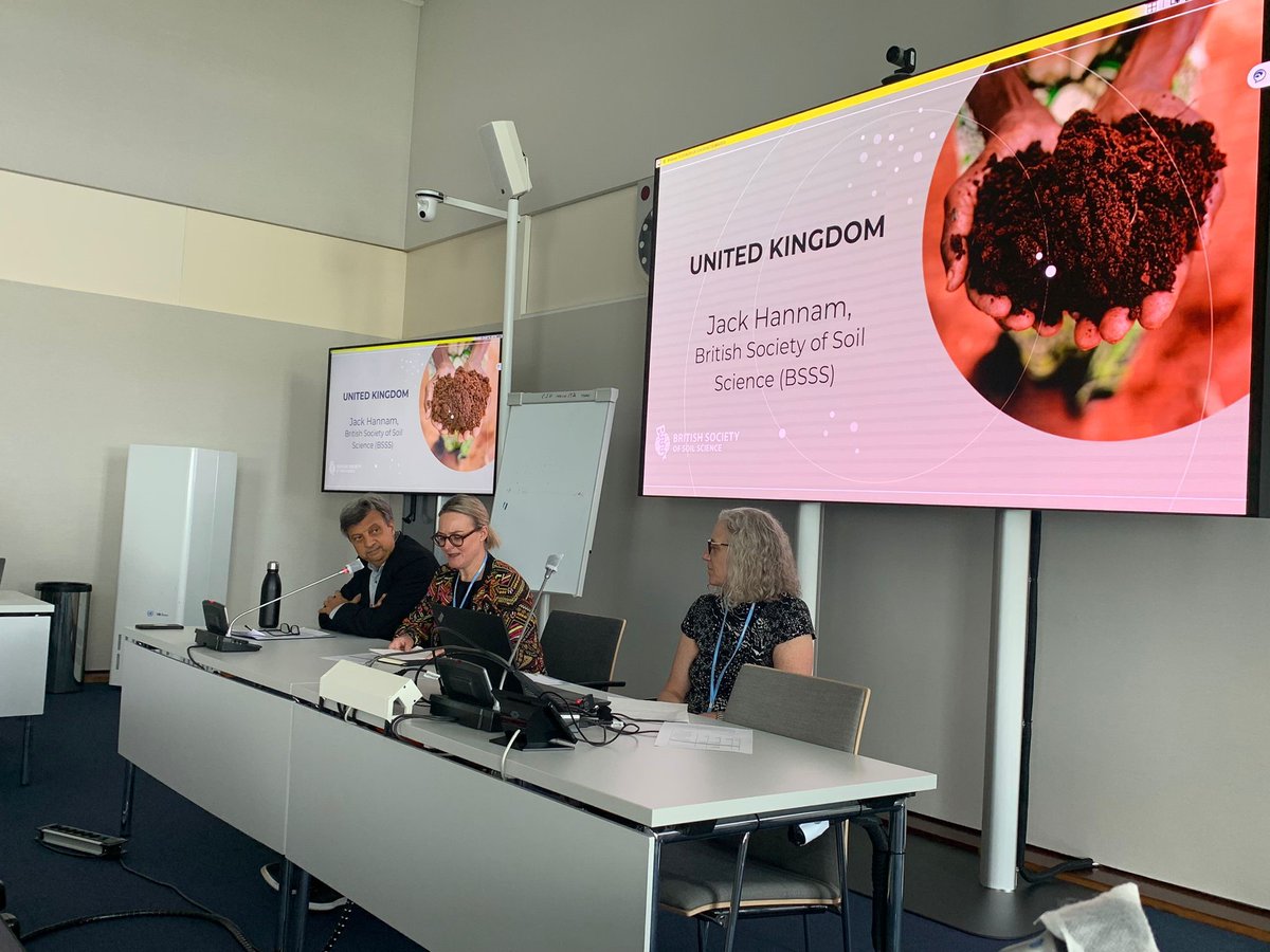 Soil_Science's tweet photo. BSSS President, @Dirt_Science, &amp; Executive Officer, Sarah Garry presenting at the soil health policy dialogue luncheon we hosted, along with @ca4sh_global and @4per1000, at the #SB58 @UNFCCC Climate Change Conference in Bonn today.
#BonnClimateConference

https://t.co/2ZOwUq4w8B https://t.co/De03CMESz7
