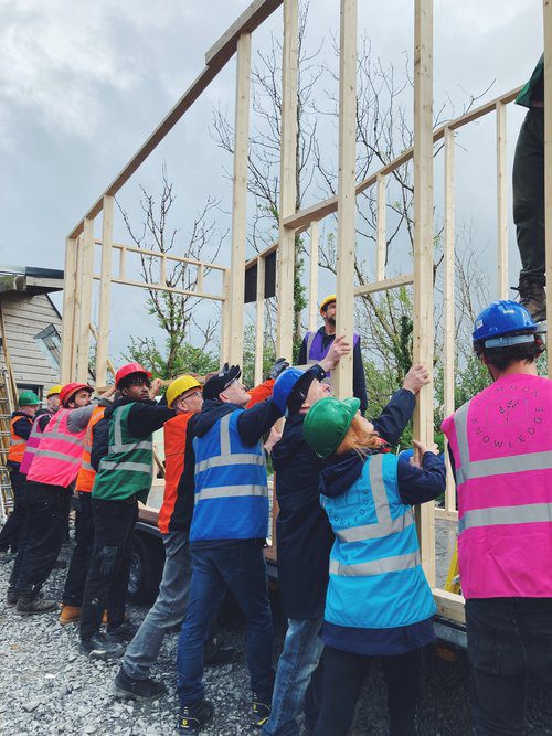 👷🛠️No better way to spend a week in Clare than at @common_k_ Build School, where participants learn on-site skills applicable to any renovation, DIY or new build project you may be undertaking.

One of our #EditorsChoice event for June

More info👇
🔗ireland.architecturediary.org/event/build-sc…