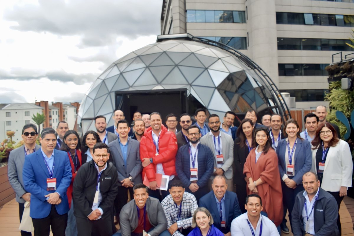 EdwinZacipa's tweet photo. 😎😎😎 ¡Iniciamos #Innfiltrados 2023! Gracias a Grupo Bolívar S.A. por abrirnos las puertas del domo-i para conocer los éxitos y fracasos a la hora de ejecutar la innovación corporativa en el mundo de las finanzas digitales. #FintechImparable https://t.co/pkeJFZUw6D