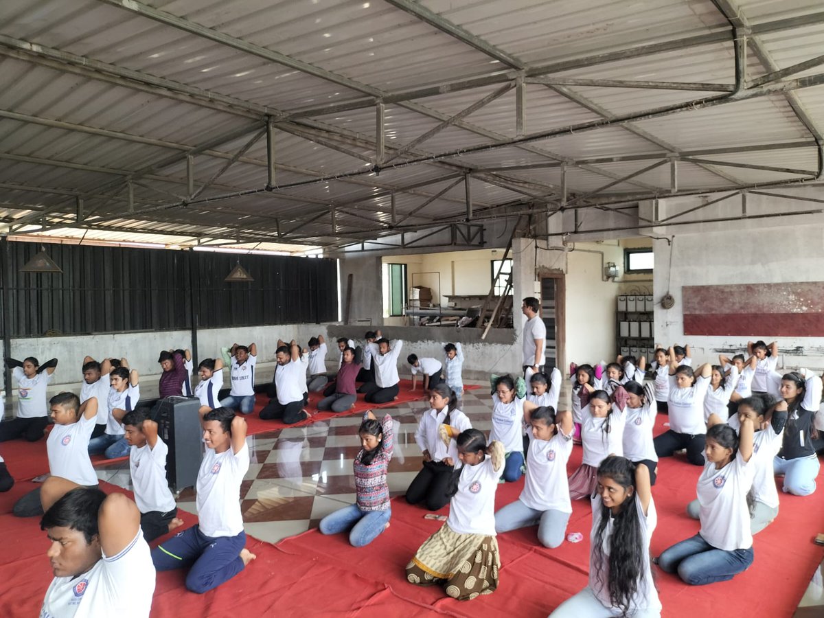 District level Yoga workshop organised by NSS Cell University of Mumbai and  Arogya Yoga and Naturopathy Institute, Badlapur collaboration with SST College of Arts and Commerce Ulhasnagar on 15 June 2023.
<a href="/YASMinistry/">YAS Ministry</a> <a href="/MaharashtraNSS/">Maharashtra Goa NSS</a> <a href="/_NSSIndia/">NSS India</a> <a href="/mygovindia/">MyGovIndia</a> <a href="/moayush/">Ministry of Ayush</a>