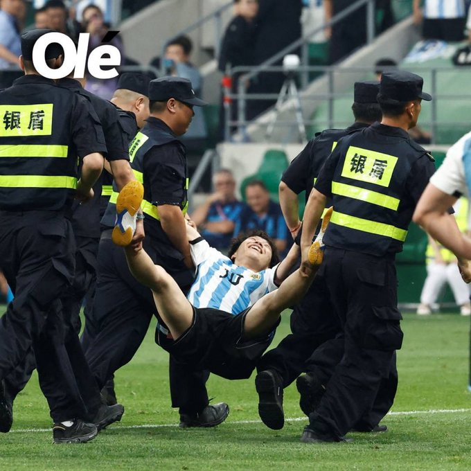 La scaloneta en dos días ya argentinizó a toda China 🚬