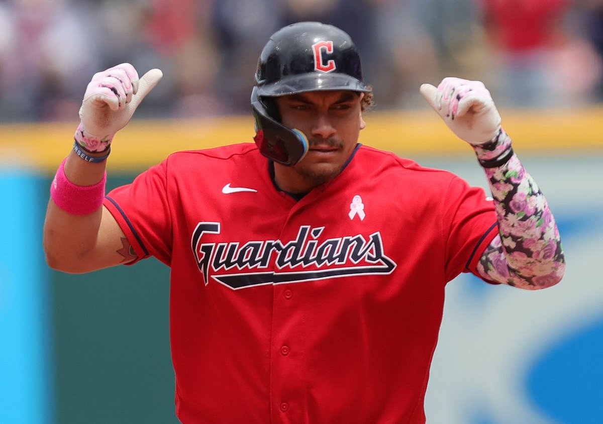ClevelandMuse's tweet photo. With Josh Naylor’s hit last night he extends his hitting streak to 13 games.
During this stretch:
.471 BA (51 AB)
.491 OBP
1.158 OPS 
1 Home run
16 RBI
11 Runs scored

Should he be an all star? https://t.co/RH6PFstYmC