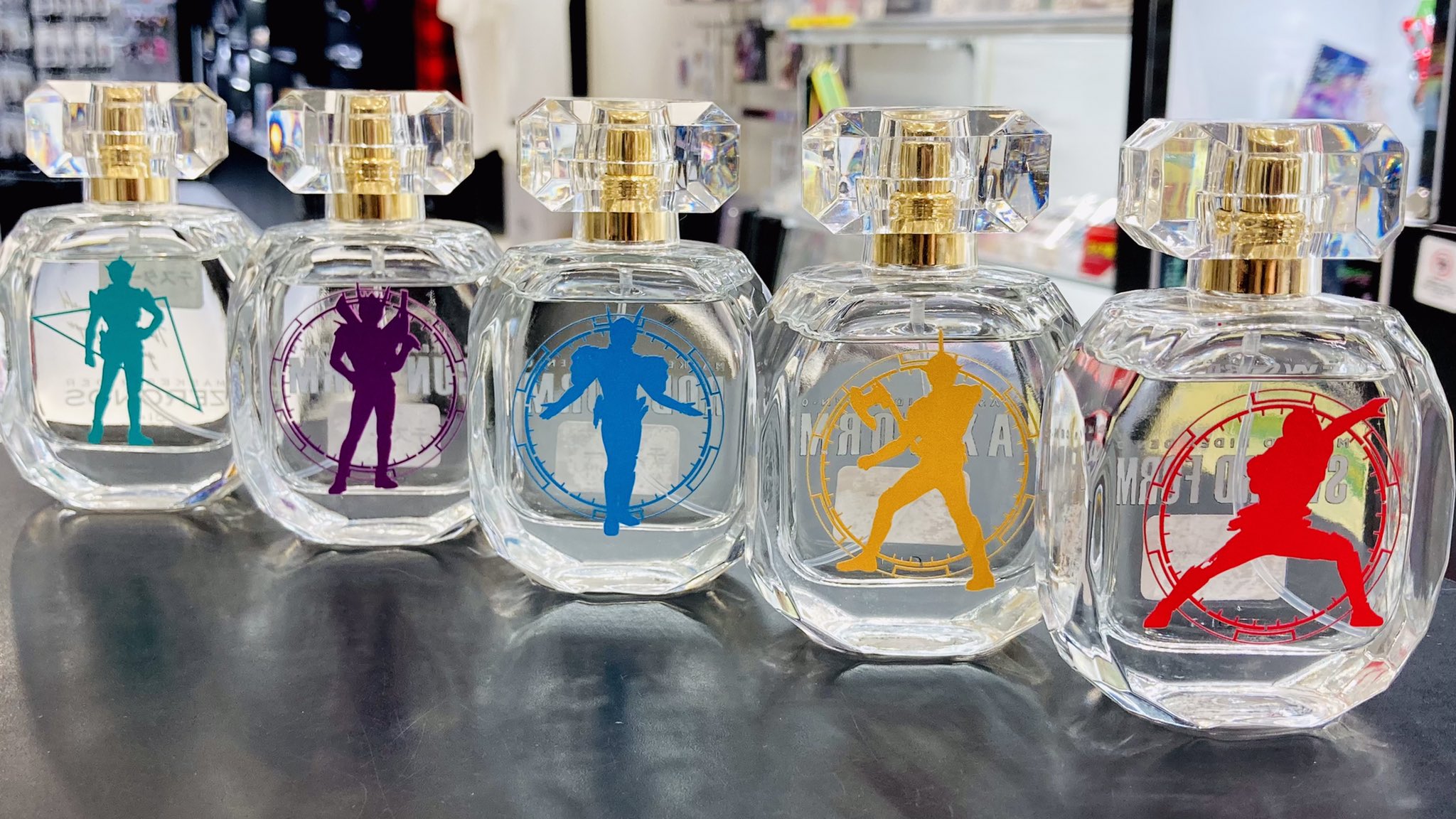 仮面ライダーファイズ カイザ 香水セット Standing by Complete「仮面ライダー555」より、乾巧が変身