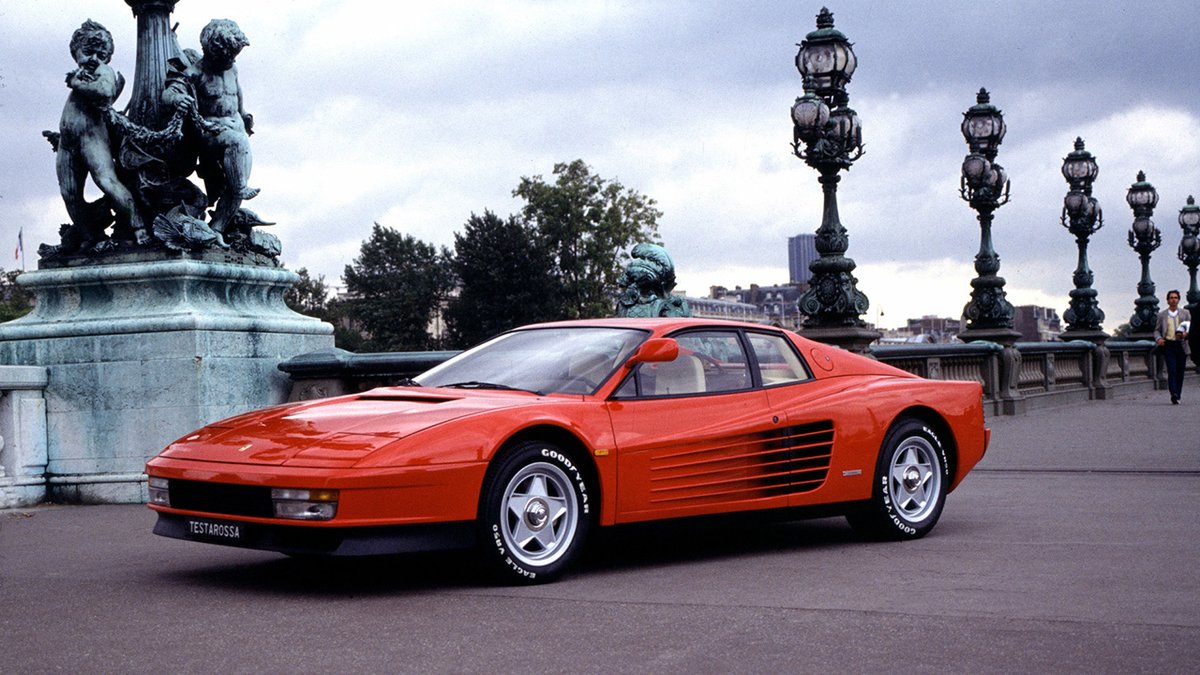 FerrariJPN's tweet image. レーシングカーのカムカバーがレッドに塗られていたことから名付けられた #FerrariTestarossa 。イタリア語で“赤いエンジンカバー”を意味するこの車のエンジンは、フェラーリロードカー初、4バルブ・フラット12を搭載した。 #Ferrari #フェラーリ #フェラーリヒストリー bit.ly/39RitJu