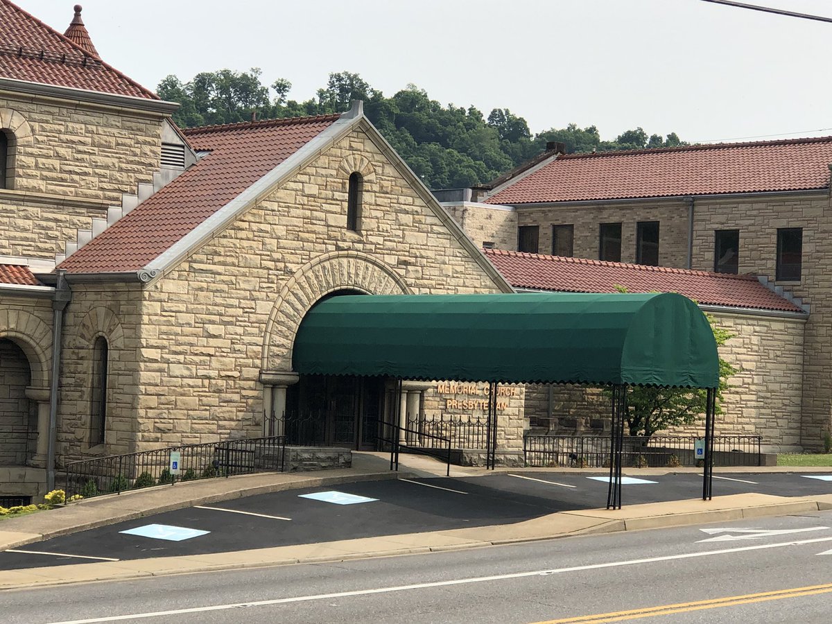 DKWright7News's tweet photo. Pull under this awning at Vance Church Friday from 6:15 a.m. - 9 a.m. if you’re a CNA or caregiver. The folks at IC Care will hand you a gift/goodie bag to thank you for what you do.@WTRF7News https://t.co/1cMU2Nz6Kc