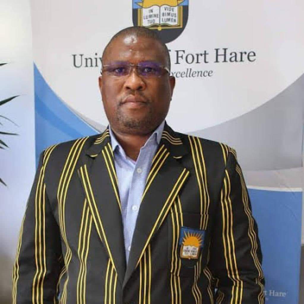 SphaUfanatic's tweet photo. @OscarMabuyane Dr Mabs https://t.co/zHK59hhApG