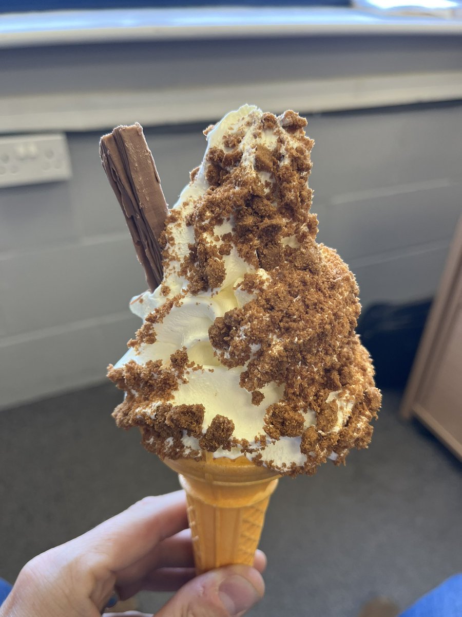 It’s been a hot one in Essex this week. Ice creams all round for the lads, working hard in the heat!