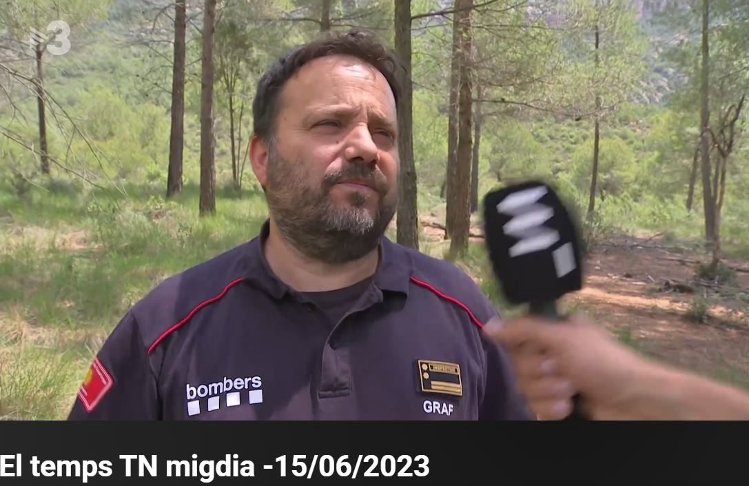 Grup_Boix's tweet photo. Francesc Mauri @MeteoMauri obre el temps del TN Migdia @tv3cat parlant de #territori i #boscos #gestionats, del món rural i l'#extinció d'#incendis, amb Marc Castellnou (@incendi), cap del Grup d'Actuacions Forestals GRAF (@Bomberscat), i la @PauCostaF 

👉https://t.co/i2sd5I9EeH https://t.co/2y7osN4EUa