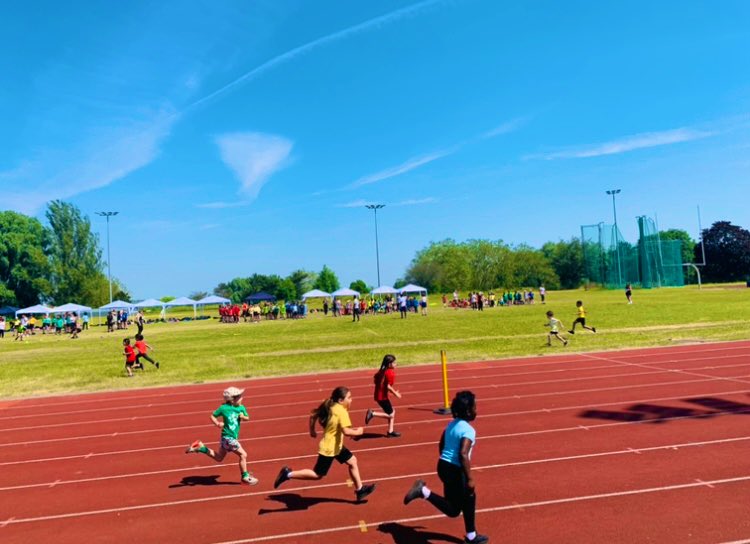 ShacklewellFams's tweet photo. What an AMAZING sports day @ShacklewellE8 Big shout out @CoachGatie &amp; Coach Alex, @WavePhysical @NewWaveFed Thank you &amp; well done kids, teachers, parents &amp; supporters🏅💥❤️ https://t.co/WcmxcE7aGI