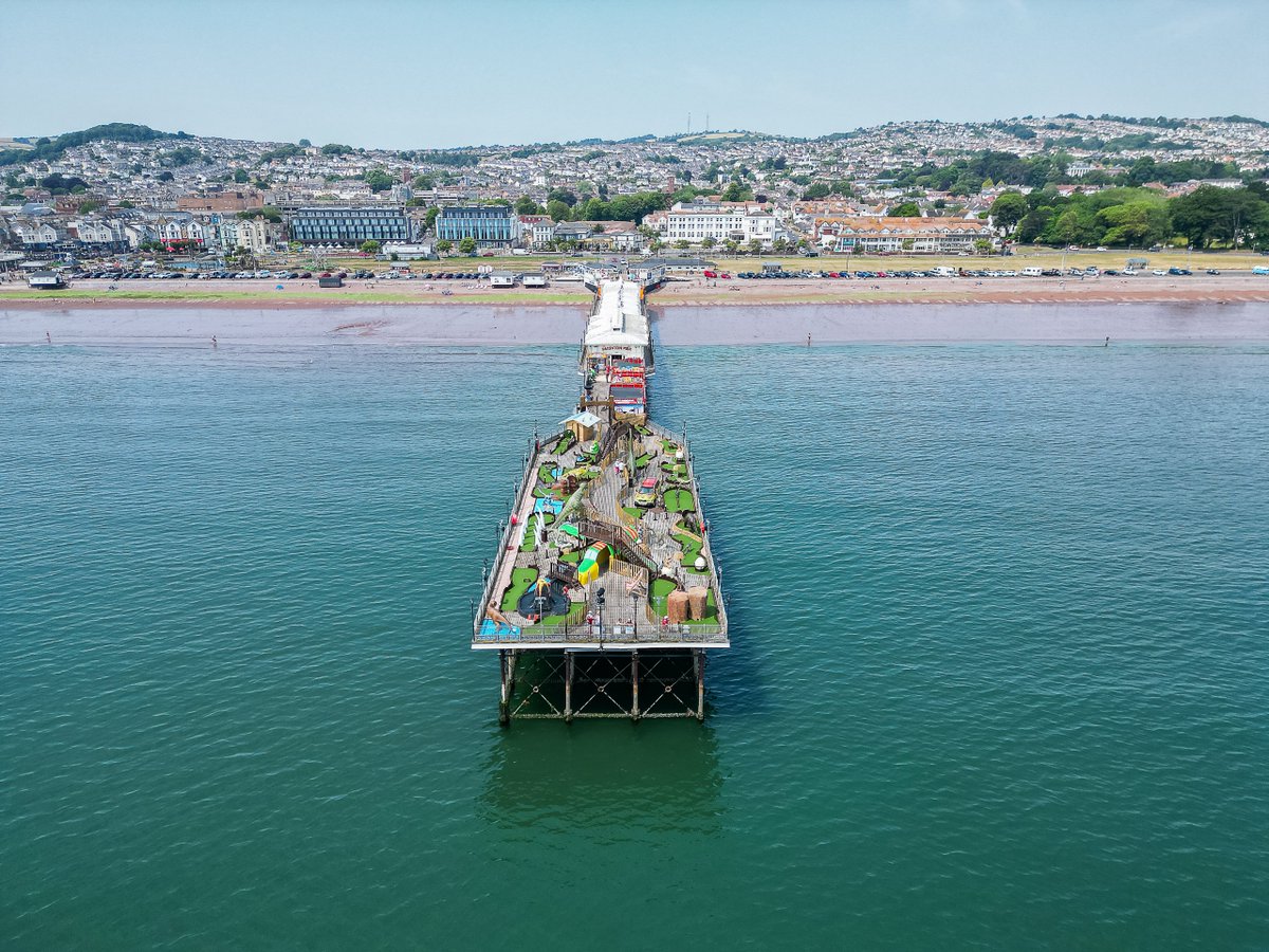 Devon beach goers photographed on the 15th June 2023 at Paignton.

@SWNS 

#devon #beach #southwest #exploredevon #news #weather #photojournalism