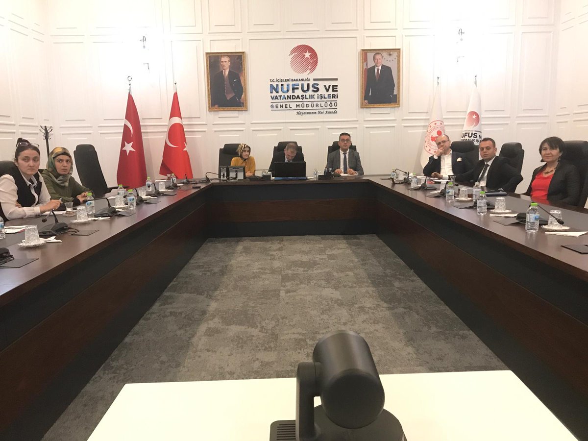 Genel Müdürlüğümüz taşra personeline yönelik etkileşimli  1. Grup  Hizmet İçi Eğitiminin  4. Günü  "Arşiv" ile "Mali ve Sosyal Haklar" konulu eğitimler başarıyla tamamlanmıştır. Sn.Murat Ateş' e teşekkür ederiz, 
<a href="/ozkandemirelmia/">Özkan DEMİREL (MİA)</a> 
<a href="/sefikaygol/">Şefik AYGÖL</a>  
<a href="/TCNufus/">Nüfus ve Vatandaşlık İşleri Genel Müdürlüğü</a> 
#Hayatınızınheranında