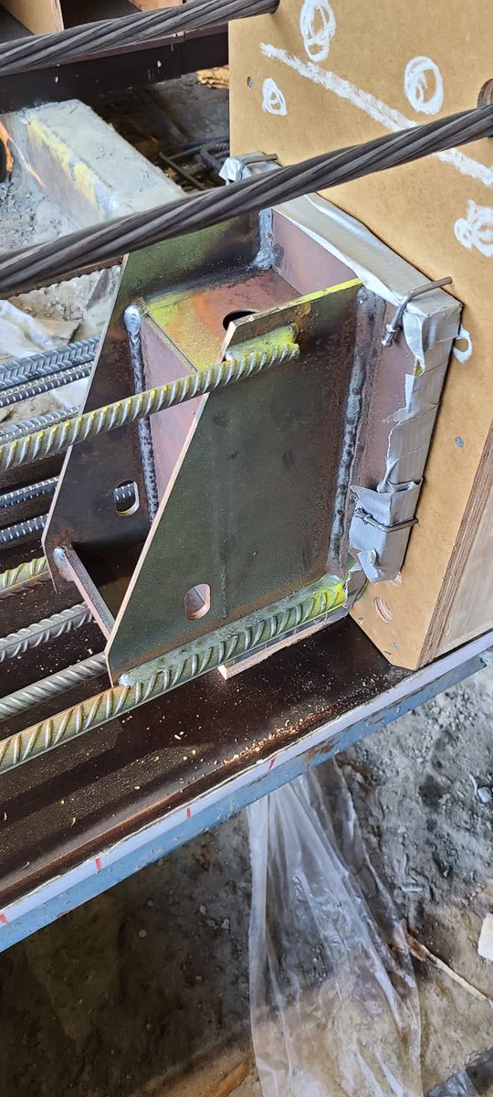 A great shot of the PEIKKO PC Beam Shoe prepped and ready for concrete!

Click to learn more: peikkousa.com/products/produ…

#precastconnections #precast #architects #innovation