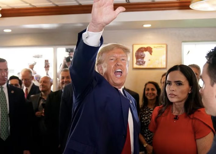 BREAKING: Miami reporters humiliate Trump, reveal that he left the federal courthouse after his federal indictment and went to a Cuban restaurant, where he promised to a crowd of over 100 supporters that he would pay for “food for everyone.” But there’s only one problem… In