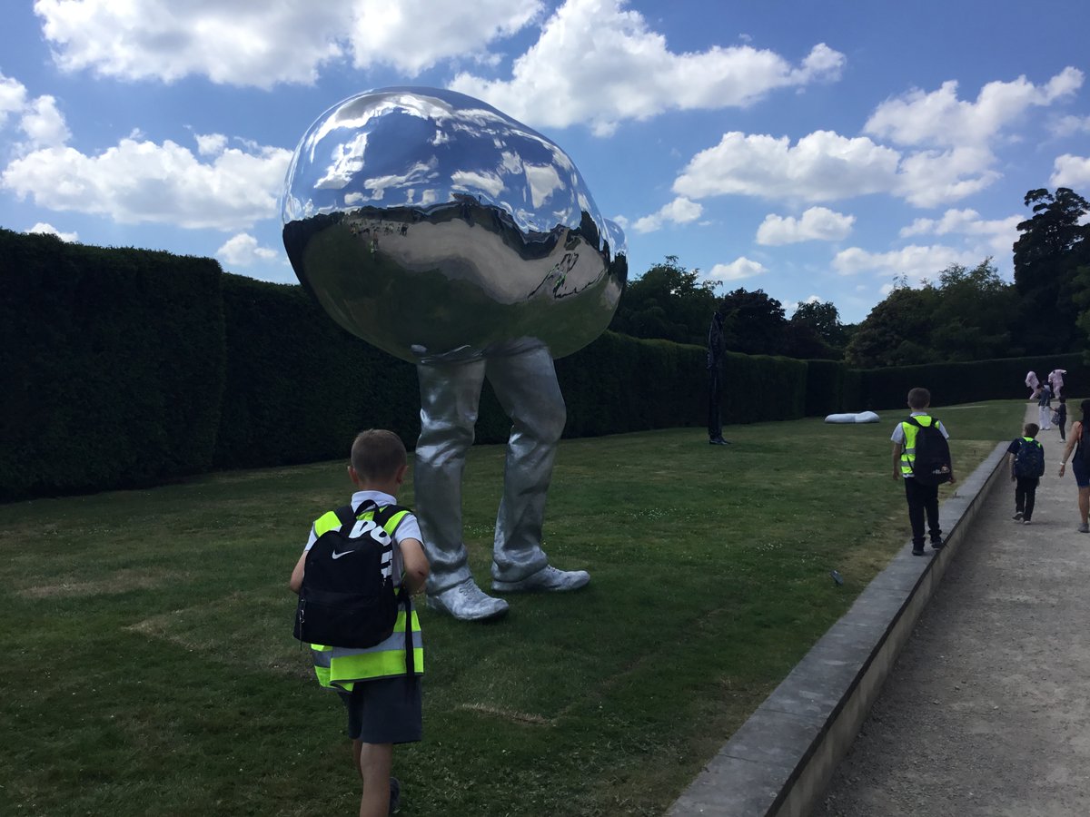 Year4Beck's tweet photo. We've had a brilliant day at Yorkshire Sculpture Park in the sunshine! We even had an ice lolly to cool us down. Thank you to all of our parent volunteers too. #BeckTrip #YSP #YSPlearning https://t.co/2MRjIpwTsg