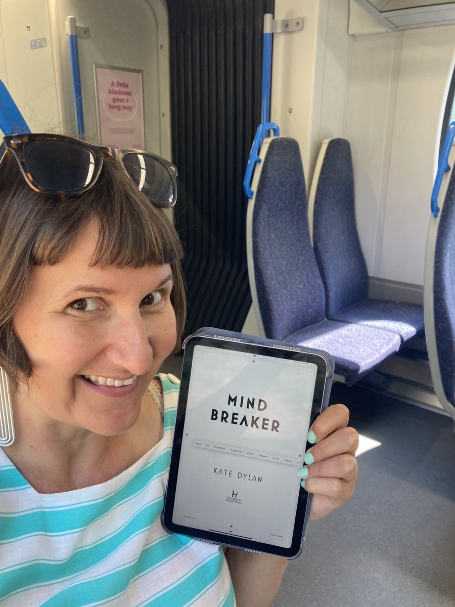 sparkthecannon's tweet image. Excited to be prepping Book 2 of @TheKateDylan ‘s Sci Fi Series #Mindbreaker I really loved Book 1 #Mindwalker I am ready for some action! 📕 🎤 

#narrator #audiobooks #jiam #scifi #voiceactor #fiction