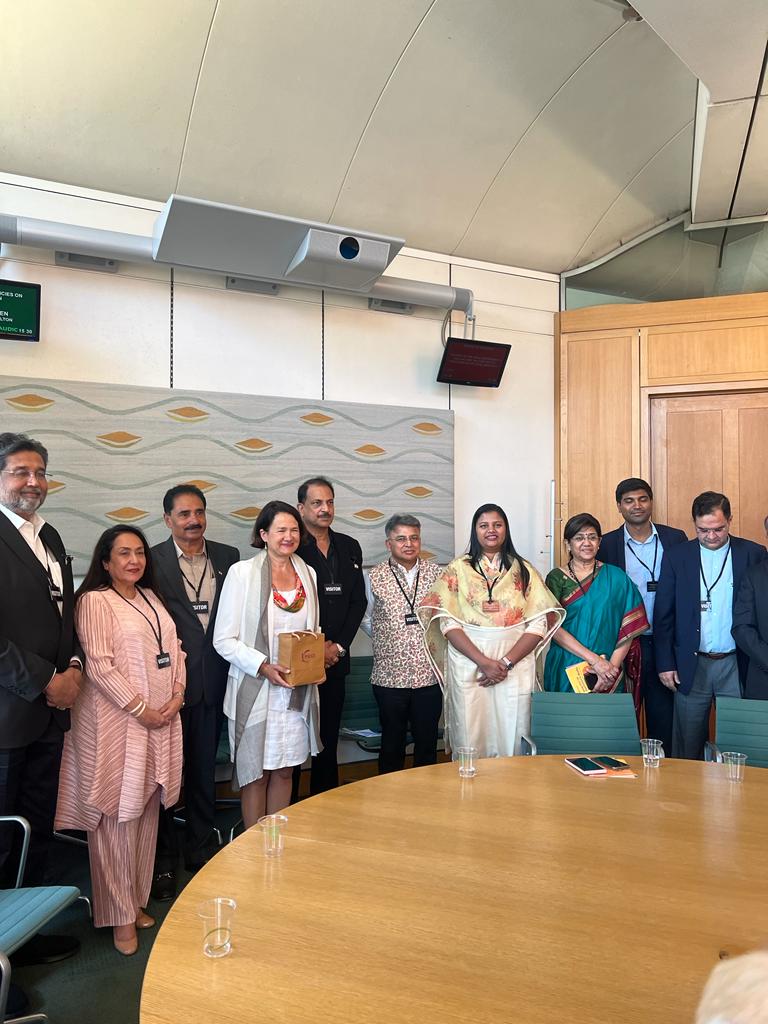 I was delighted to have a warm & productive meeting with the @ficci_india delegation of MPs and business leaders from India. India is a key partner for Labour, and for the UK, in the region and it is crucial that we continue building bridges between our countries 🇮🇳 🇬🇧