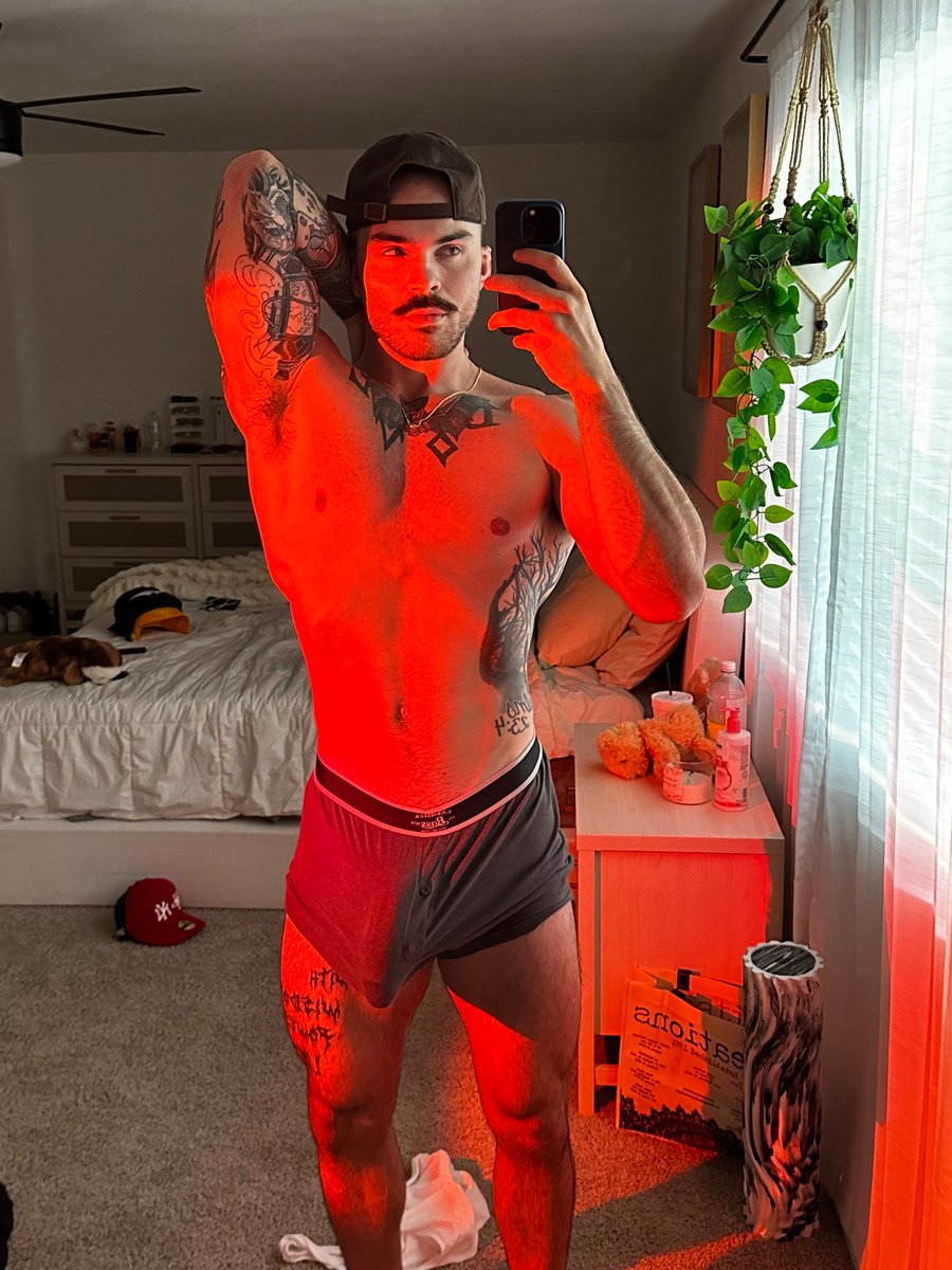 ETerih57509's tweet photo. Let’s chat ;) #fitness 
https://t.co/zJ1jmOo1t6 https://t.co/M9Qc2kV8rN