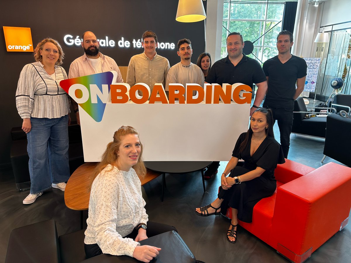 OrangeStoreOff's tweet image. Décollage réussi pour la 9ème session #Onboading au CAP La Plaine !✈
#TouslessouriresGdt souhaitent la bienvenue aux nouveaux collaborateurs qui ont débuté leur formation de 4 semaines !😁