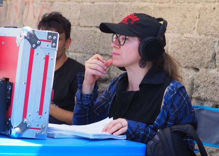 "Söz Kısa Filmcilerde" röportaj serimin 9️⃣3️⃣. haftasında, NURSEN ÇETİN KÖREKEN (<a href="/NursenNCK/">Nursen Çetin Köreken</a>) ile halter sporcusu Leyla Vatankorur'un gerçek hikayesinden esinlenerek çektiği LEYLA üzerine söyleştim.

💬 ❝Anlamak emek vermeyi gerektiren bir durum❞
🔗 filmarasidergisi.com/anlamak-emek-v…