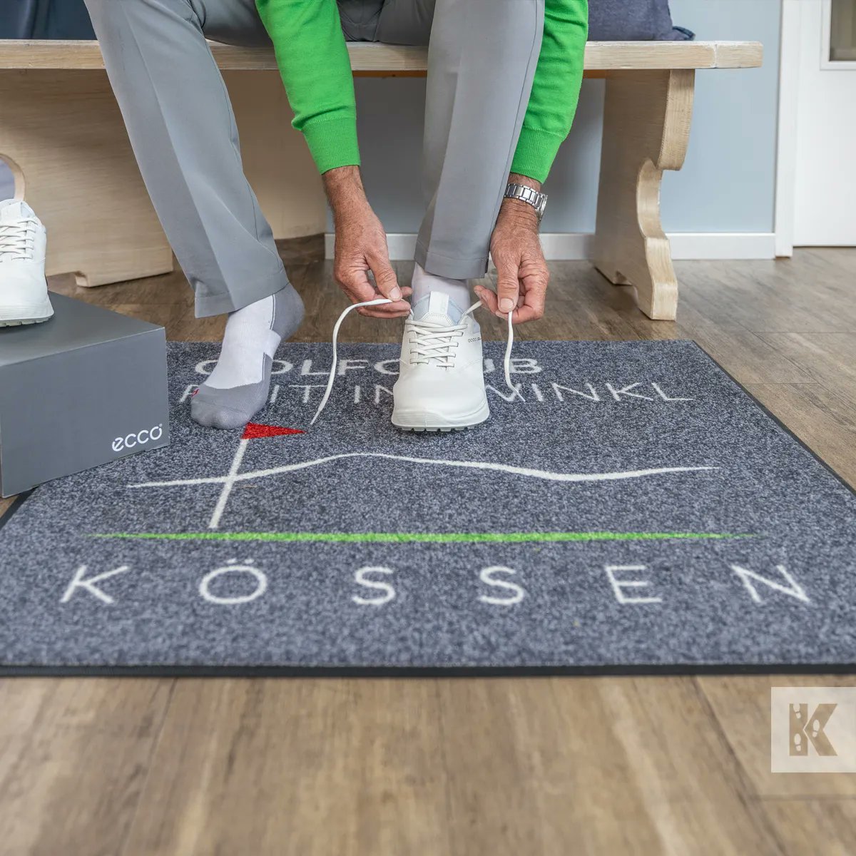 Selling golf shoes? Don't forget to put your brand or message where your customer can't miss it.#KleenTex #golfshoes #golflovers #golferlife #brandingsolution #floormats #KleenTexEurope #makemoreofyourfloor