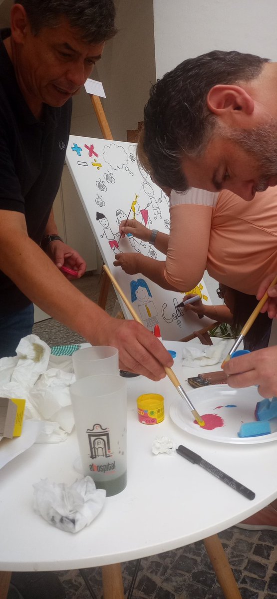 cprdemerida's tweet photo. Jornada final #cqae :pintando en equipo cuatro habilidades imprescindibles para el alumnado del siglo XXI. @InnovacionForm @UpeBadajoz https://t.co/ifJyokoZCo