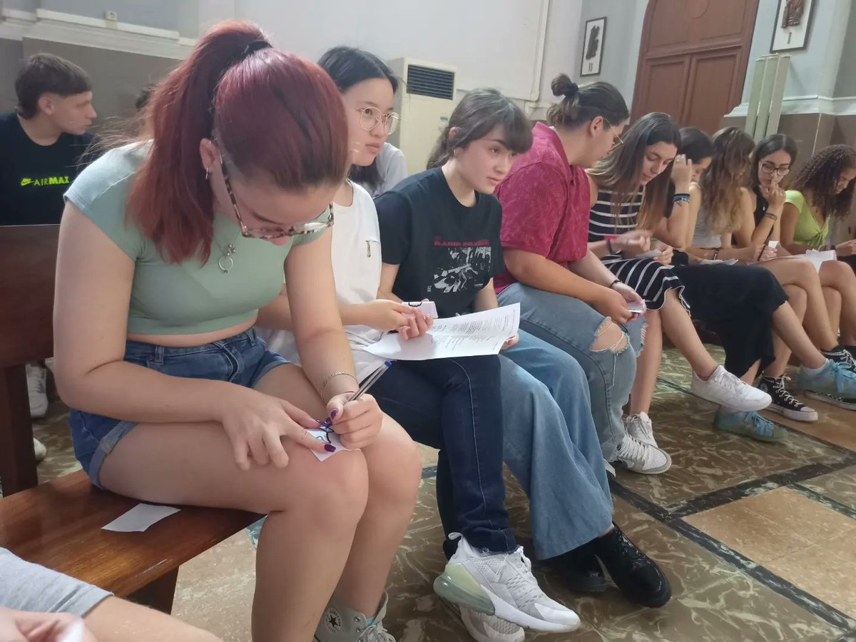 SalesianosVSJB's tweet photo. Celebraciones 1° de Bachillerato.
Damos las gracias por el camino que hemos recorrido muy bien acompañados.
#abrimoscaminos https://t.co/TwUs19wqyv