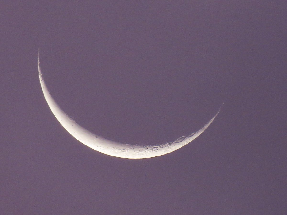 #luna #creciente #iluminación 7.8% #signo #taurus♉️ #Caracas #Venezuela🇻🇪 #moon_awards #moon_of_the_day #moon_lovers #Mor🌛 #smile