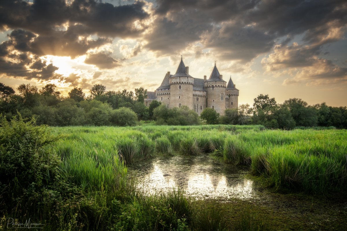 Chateau de #Suscinio dans le #Morbihan, un chouette endroit à découvrir ! ils ont mis le paquet pour sa rénovation, il est moins dans son jus maintenant mais la visite est très intéressante, très bien conçue. #Bretagne