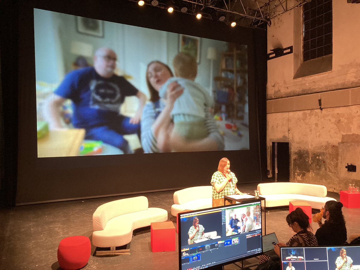 pq_festival's tweet photo. PQ Talks: Flashtalks. Susannah Henry discussing Autoscenography - Sustaining the Person Behind the Practice of Scenography (posted by Barbora P.)#pq23 https://t.co/gPLXOzctYX