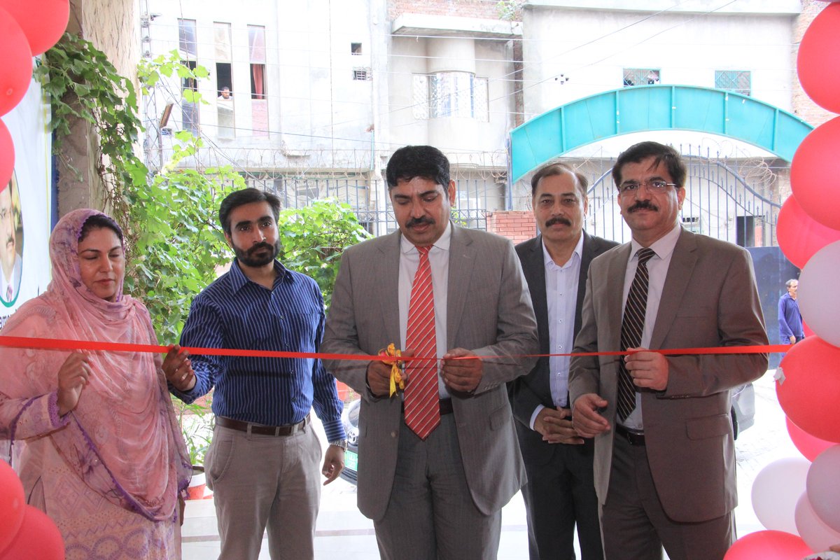 PTEVTACareers's tweet photo. Secretary Industries and Skill Development inaugurated Skills Bootcamp accompanied by DG Mr. Aamer Aziz.
He expressed appreciation for the remarkable efforts of the TEVTA administration and emphasized the significance of equipping our students and youth with new skills.
#TEVTA https://t.co/bn5OkRND7t