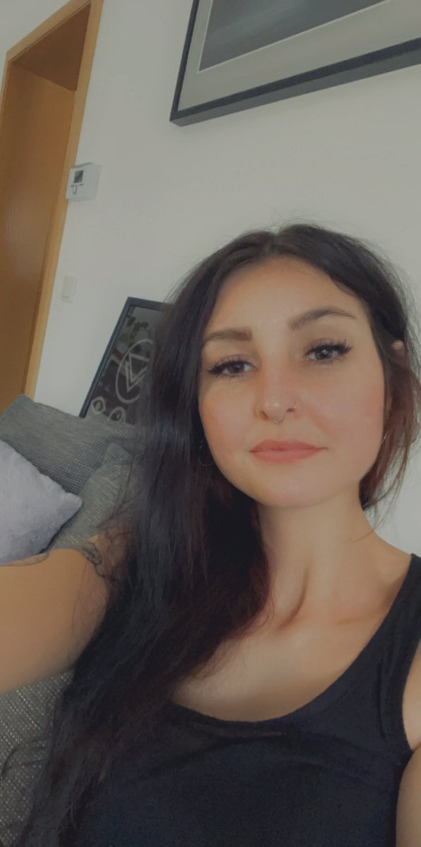 𝖑𝖆𝖚𝖗𝖆 tweet media