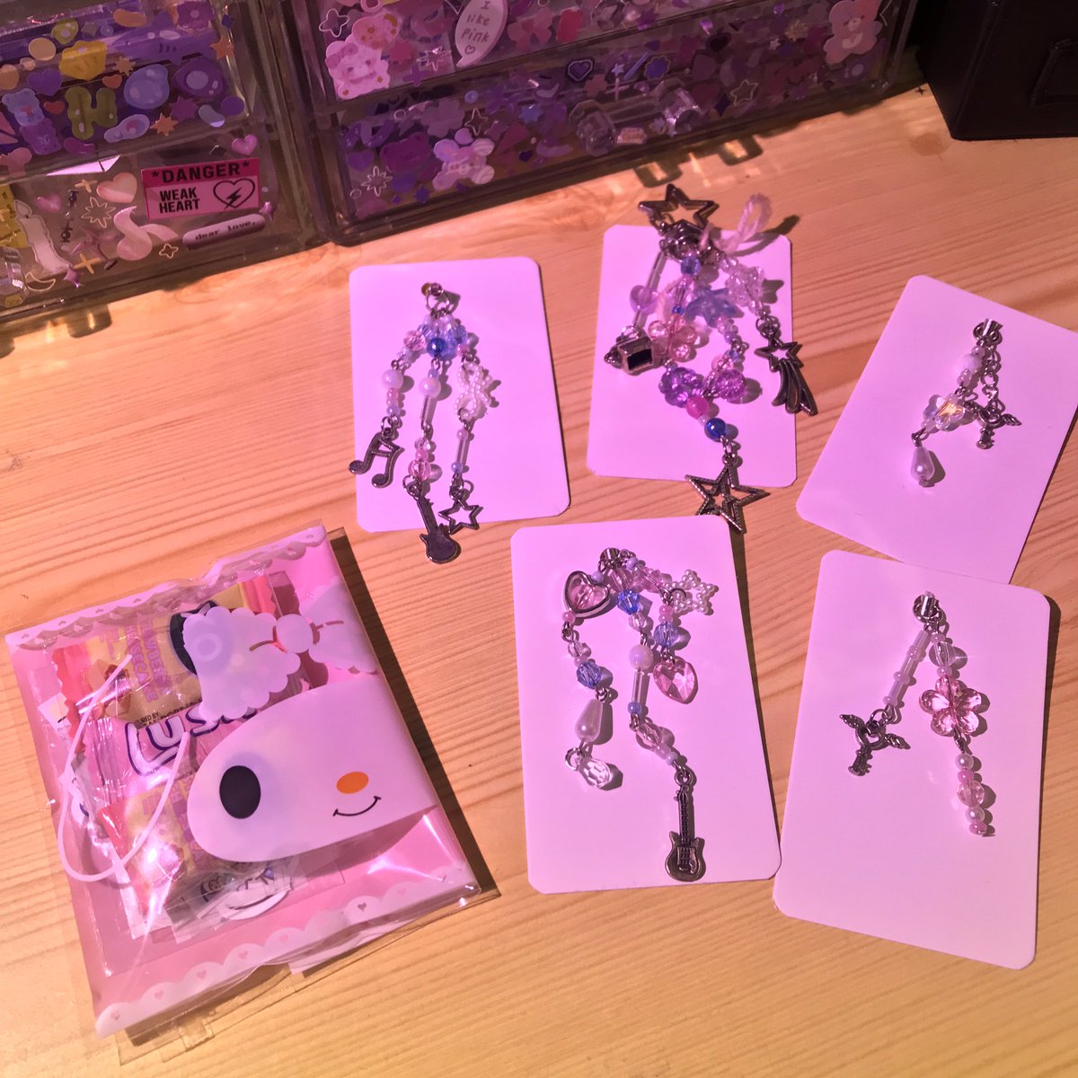nyaq0o's tweet photo. ★∿ #nyaq0llect 🫧
𓂃 𓈒𓏸 thank u so much for blessing the world with ur keychains THEYRE SO PRETTY 😭💗
愛: @Fairy_Beaunon 🗯
. . . #gotitfromris ! https://t.co/acFVYTujn4