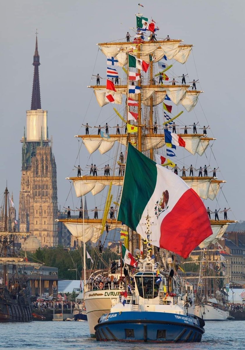 Navire mexicain entrant à Rouen pour l' #Armada2023