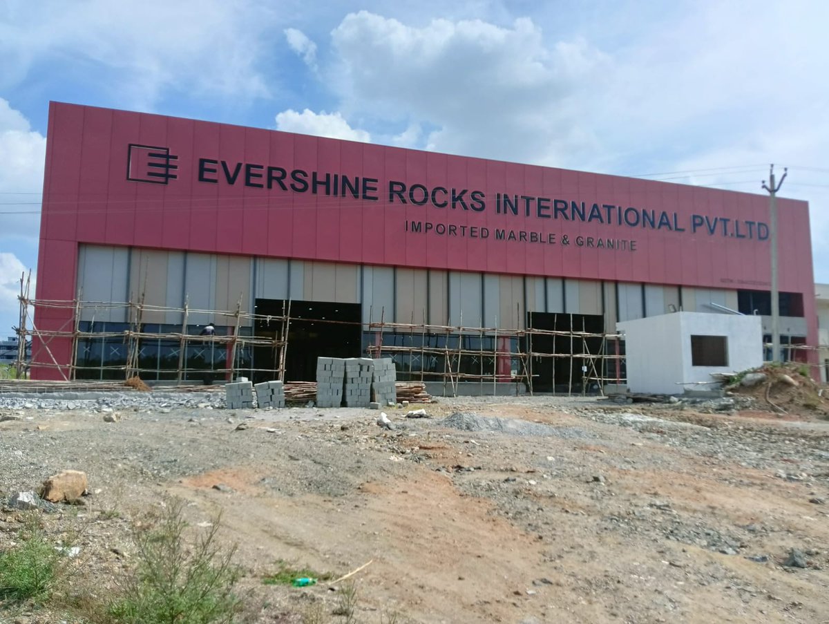 SumadhuBuildte1's tweet photo. Front Elevation Project almost in completion Stage in Krishnagiri, Tamilnadu. #AcpCladding #FrontElevation #FacadeCladding #Glazing https://t.co/qikeZKsi9X