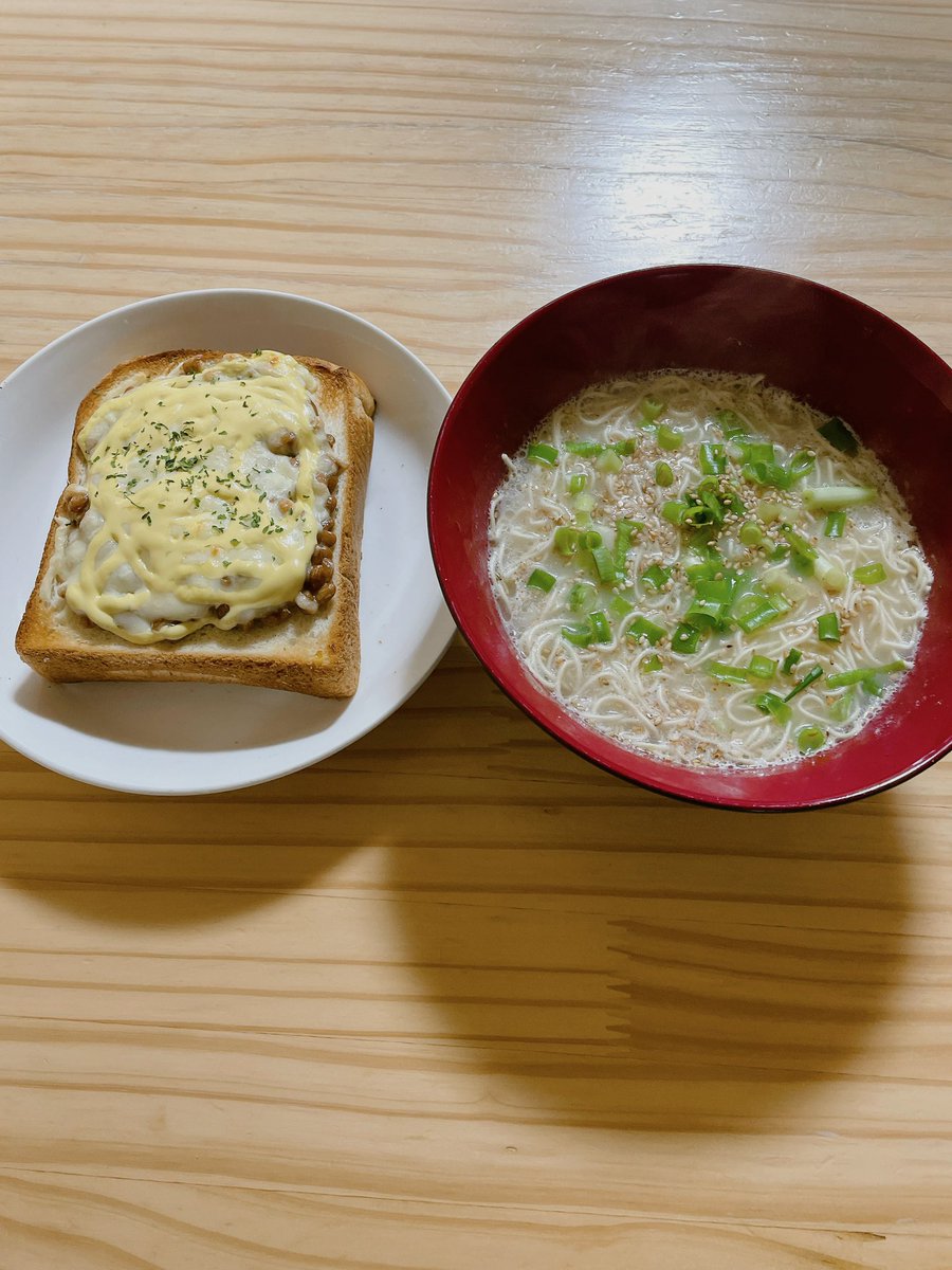 あきれあさんの朝ご飯(番外編)

・納豆トースト
・豚骨ラーメン

朝から食べ過ぎてお腹痛かったです
(￣▽￣;)