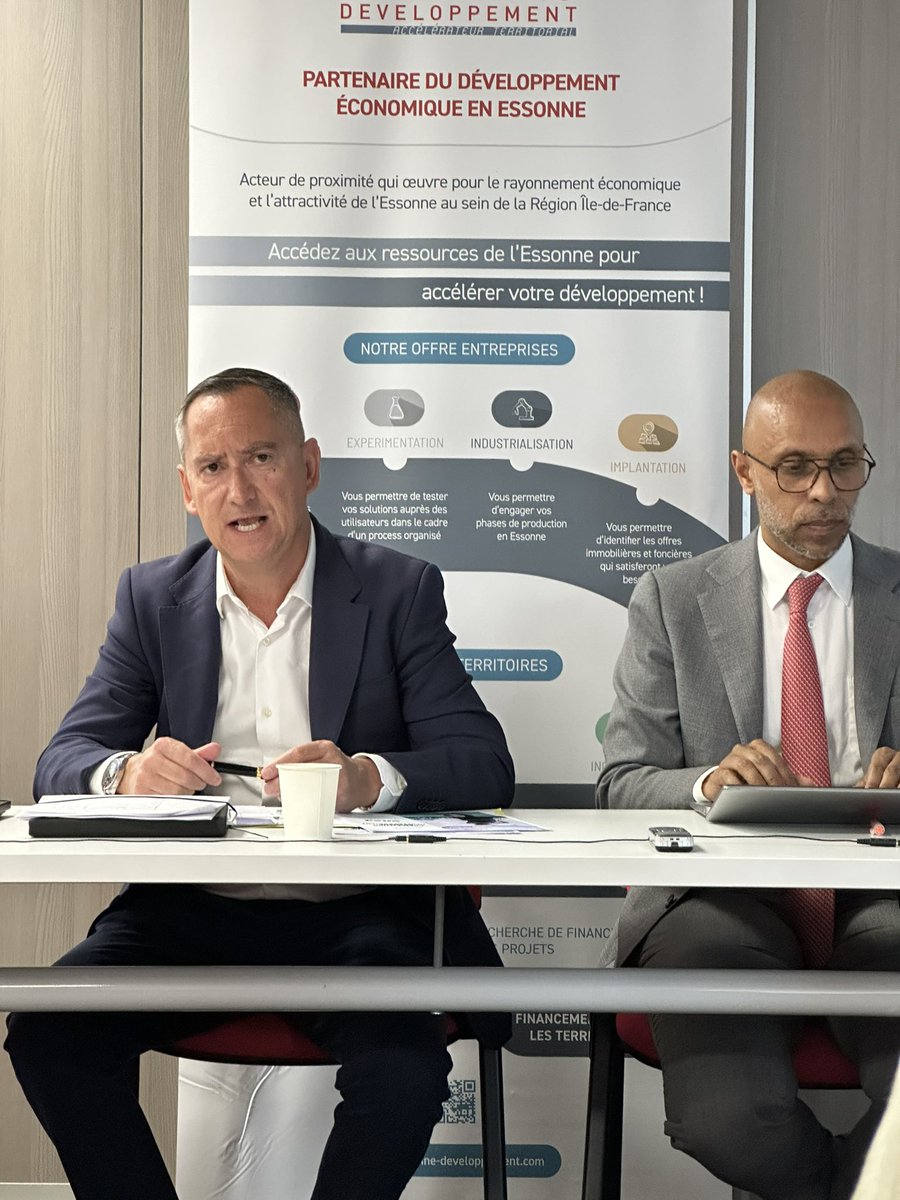 LavigneOlivier1's tweet image. Très heureux d’avoir assisté ce matin -en tant que membre- à l’AG @EssonneDev présidé par @imbertpatrick en présence du sous préfet @njussien. 
@CDEssonne un territoire d’attractivité (R&amp;amp;D logistique…), d’innovation et d’emploi. 
@Orange_France à ses côtés 🟧🤝