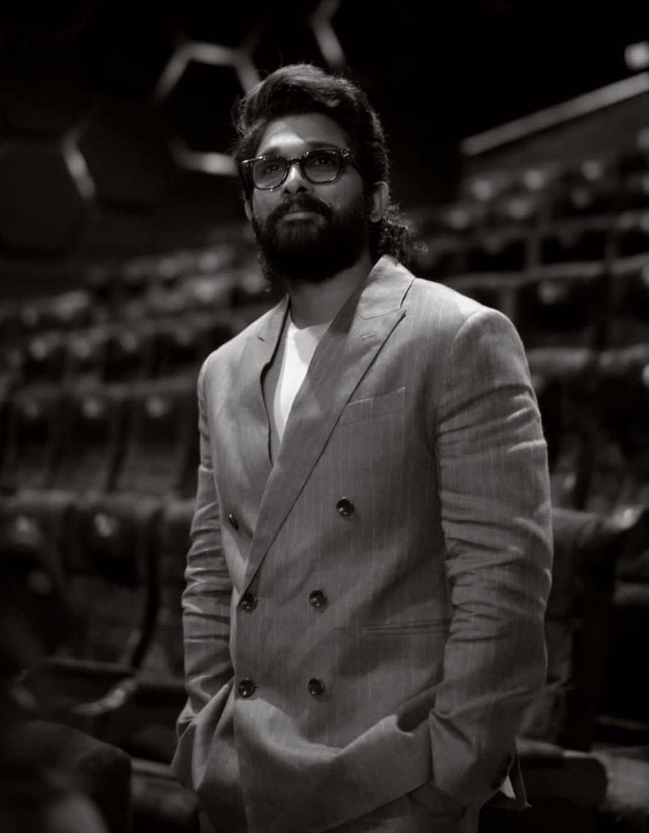 TrendsAlluArjun's tweet photo. @alluarjun @aaacinemasoffl Congratulations &amp; best wishes to you anna ❤❤  #AAACinemas #AAACinemasLaunch https://t.co/bNT1gCnruQ