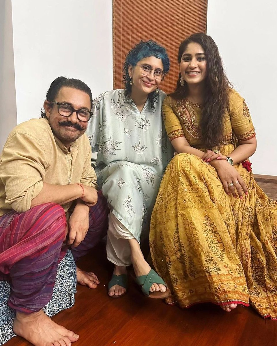 Aamir Khan was seen celebrating his mother Zeenat Hussain‘s 89th birthday yesterday😍⚡
Swipe to see ⬅️
.
.
.
#aamirkhan
#kiranrao #irakhan #celebrity #CranchMedia