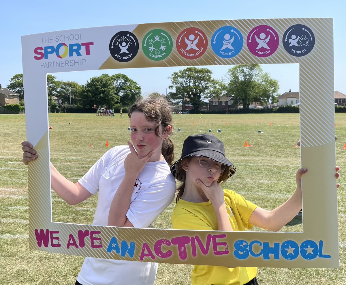 When I asked for selfies they didn’t disappoint! <a href="/burlingtonjnr/">Burlington Juniors</a> <a href="/HilderthorpeSch/">Hilderthorpe Primary School</a> <a href="/Martongate_Sch/">Martongate Primary</a> #teamheadlands