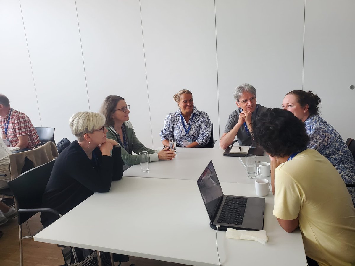 Lehrkräftebildung im Fokus beim Start des Summit on Coherence in Science Teacher Education. Einige Eindrücke aus den Workshops, in denen unter anderem diskutiert wird, wie angehende #Lehrkräfte bei der Planung von kohärentem Unterricht unterstützt werden können 👇
#DECoSTE