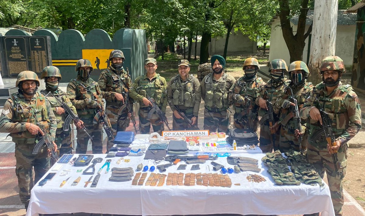 #Update: A major #infiltration bid foiled by #IndianArmy in #Poonch Sector on June 14. Huge cache of war-like stores recovered from the incident side.

#TYPNews