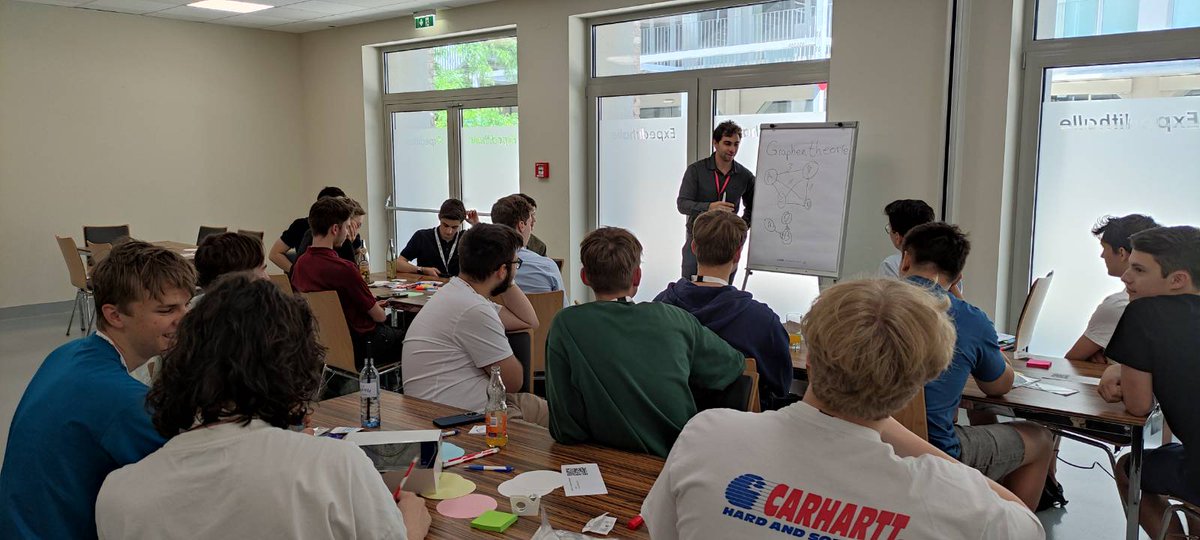 OCG_aktuell's tweet photo. Unser Projekte-Team ist heute der IMAGINE 2023 mit einem unplugged Workshop für Schüler*innen zu Künstlicher Intelligenz. Die grundlegenden Konzepte hinter KI werden komplett ohne den Einsatz von Computern vermittelt. #ki #ai #IMAGINE23 @BMKlimaschutz https://t.co/k8Xl8CsJtD