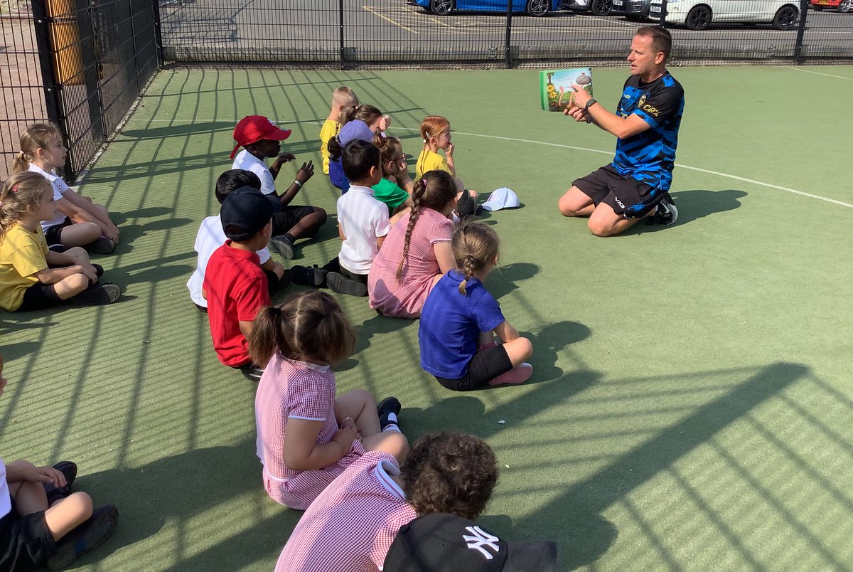 Miss Jones tweet media