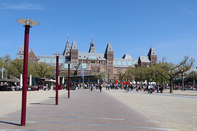 Rijksmuseum Amsterdam (vanaf Museumplein) 🇳🇱 - Been there in Mai, Amsterdam is always a great city to visit ☀️ Tot snel PC en Kalverstraat 😋 #shopping