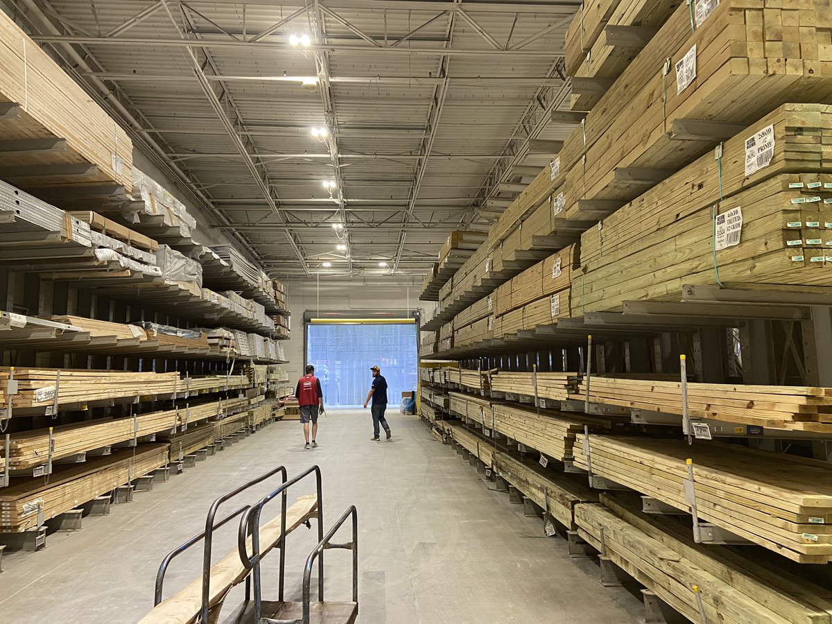 RobMccann13's tweet photo. LoganLowe’s 0588 has Lumber Stocked and ready for our PRO and DIY customers . @jrdtomblin @JBBailey9 @BlueBoxR1 @DebDearing @BenitoKomadina https://t.co/Y1Q4mZ13OG