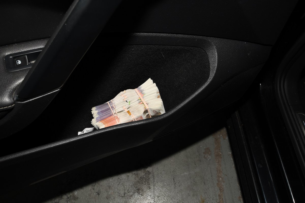 GMPBuryPolice's tweet photo. #SEIZED | Officers in #Bury as part of the relentless response to drugs supply in the area under #OpRevoke arrested two men yesterday and seized £10,000 in cash and two kilograms of suspected cocaine, worth a street value of £200,000.

Find out more ➡️ https://t.co/0GAesuWCl4 https://t.co/0qK6GcFiRd